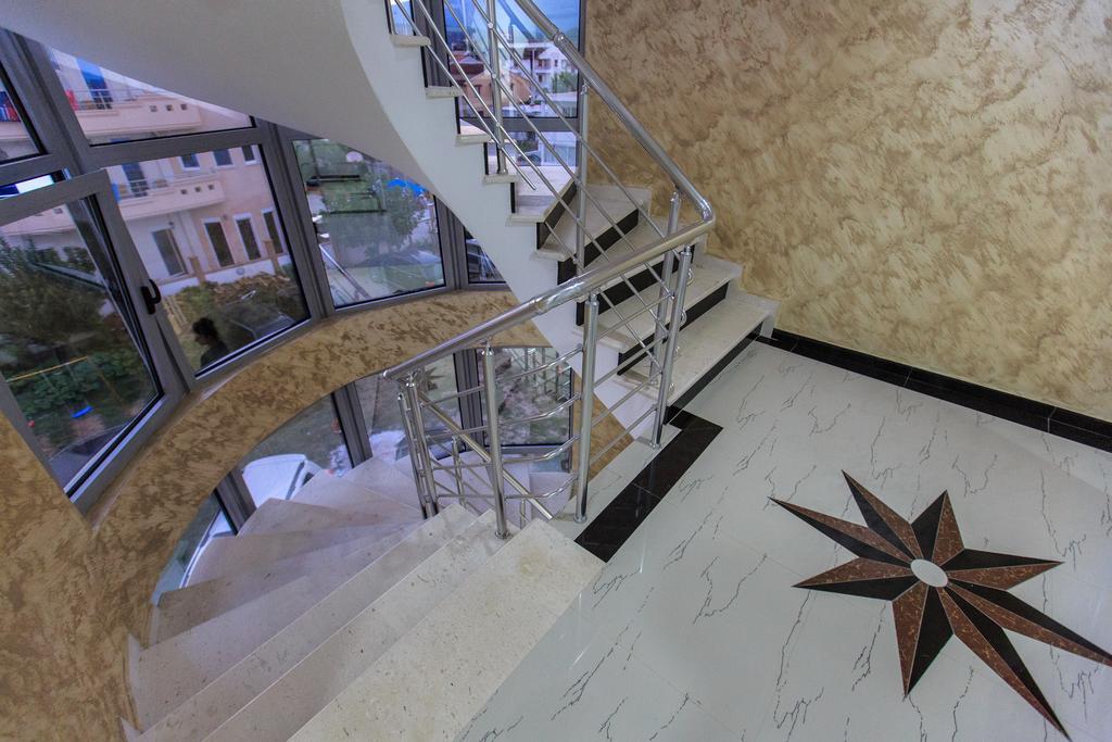 Hotel Edita Улцинь Экстерьер фото