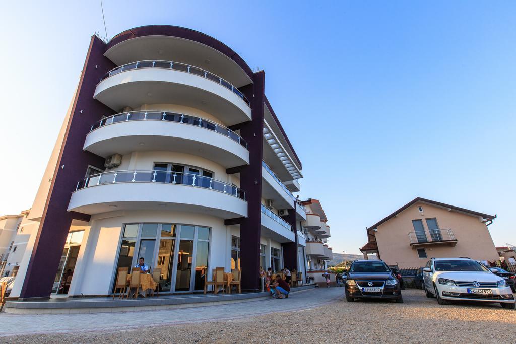 Hotel Edita Улцинь Экстерьер фото