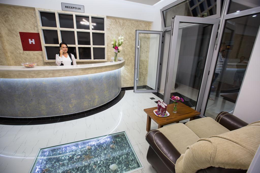 Hotel Edita Улцинь Экстерьер фото