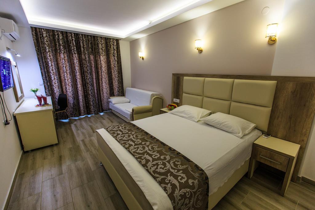 Hotel Edita Улцинь Экстерьер фото