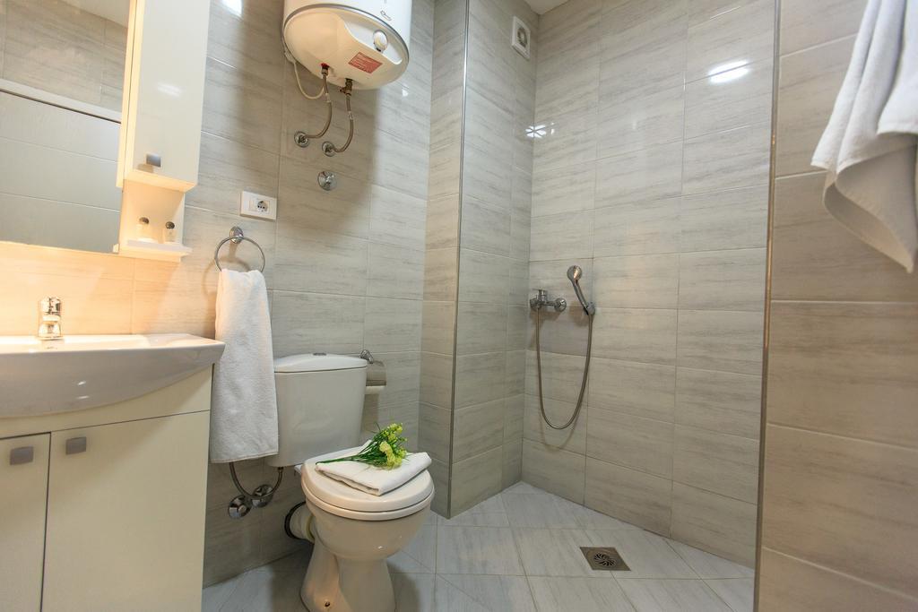 Hotel Edita Улцинь Экстерьер фото