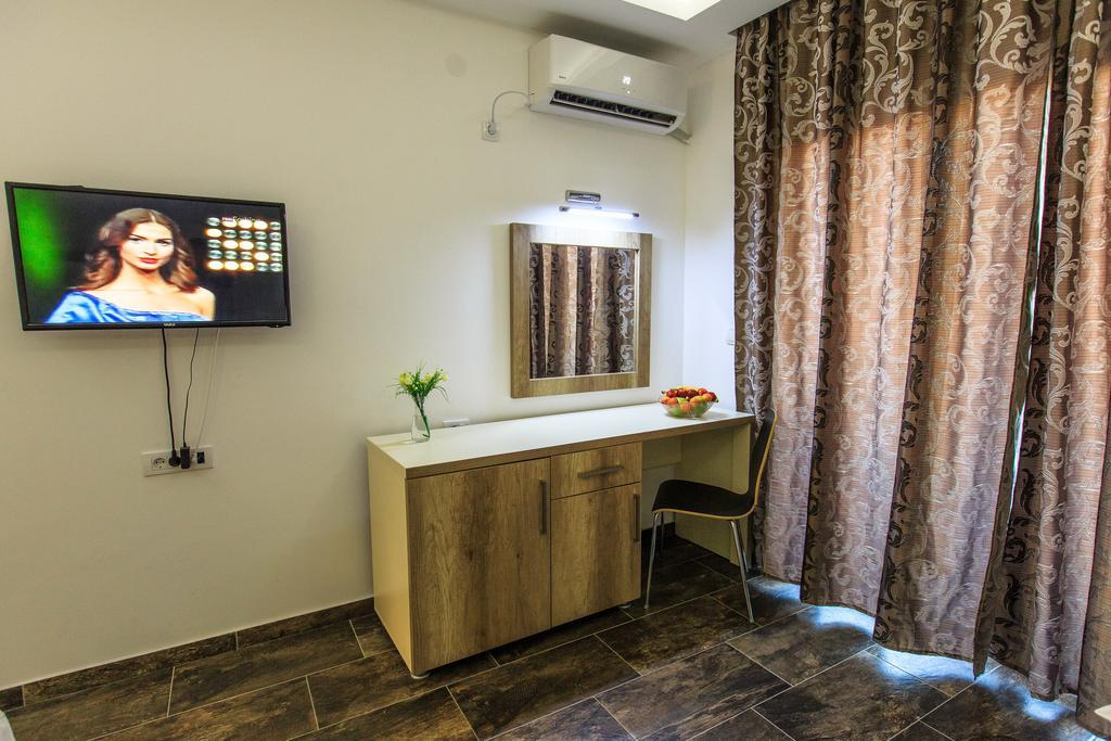 Hotel Edita Улцинь Экстерьер фото