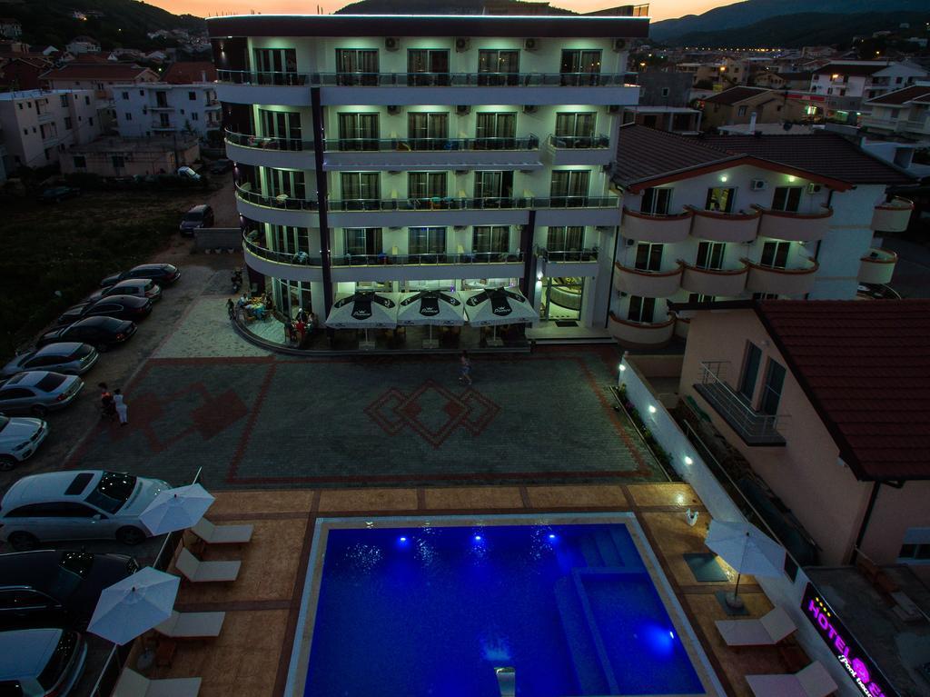 Hotel Edita Улцинь Экстерьер фото
