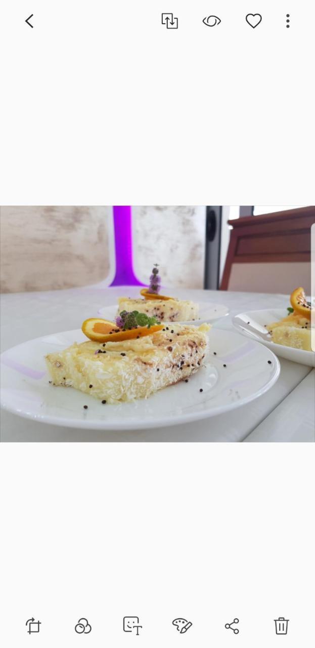 Hotel Edita Улцинь Экстерьер фото